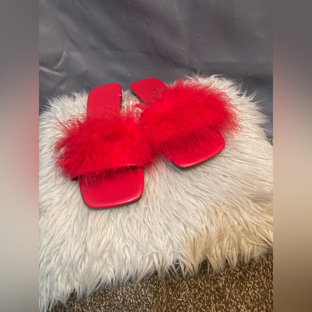 Fluffy red sandals size 8 brand new
